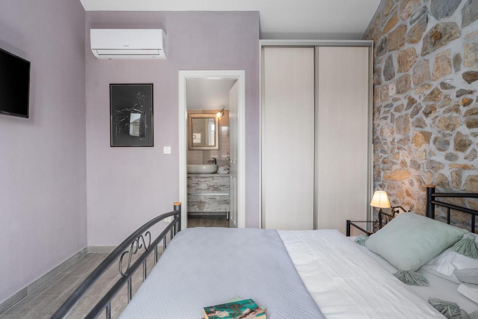 New Filipetti In Center, 4 En-suite Bedrooms Charming Stone House, Heated Private Pool, 600m From Villa *