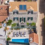New Villa Filipetti In Makarska Center, 4 En-Suite Bedrooms Charming Stone House, Heated Private Pool, 600M From Beach