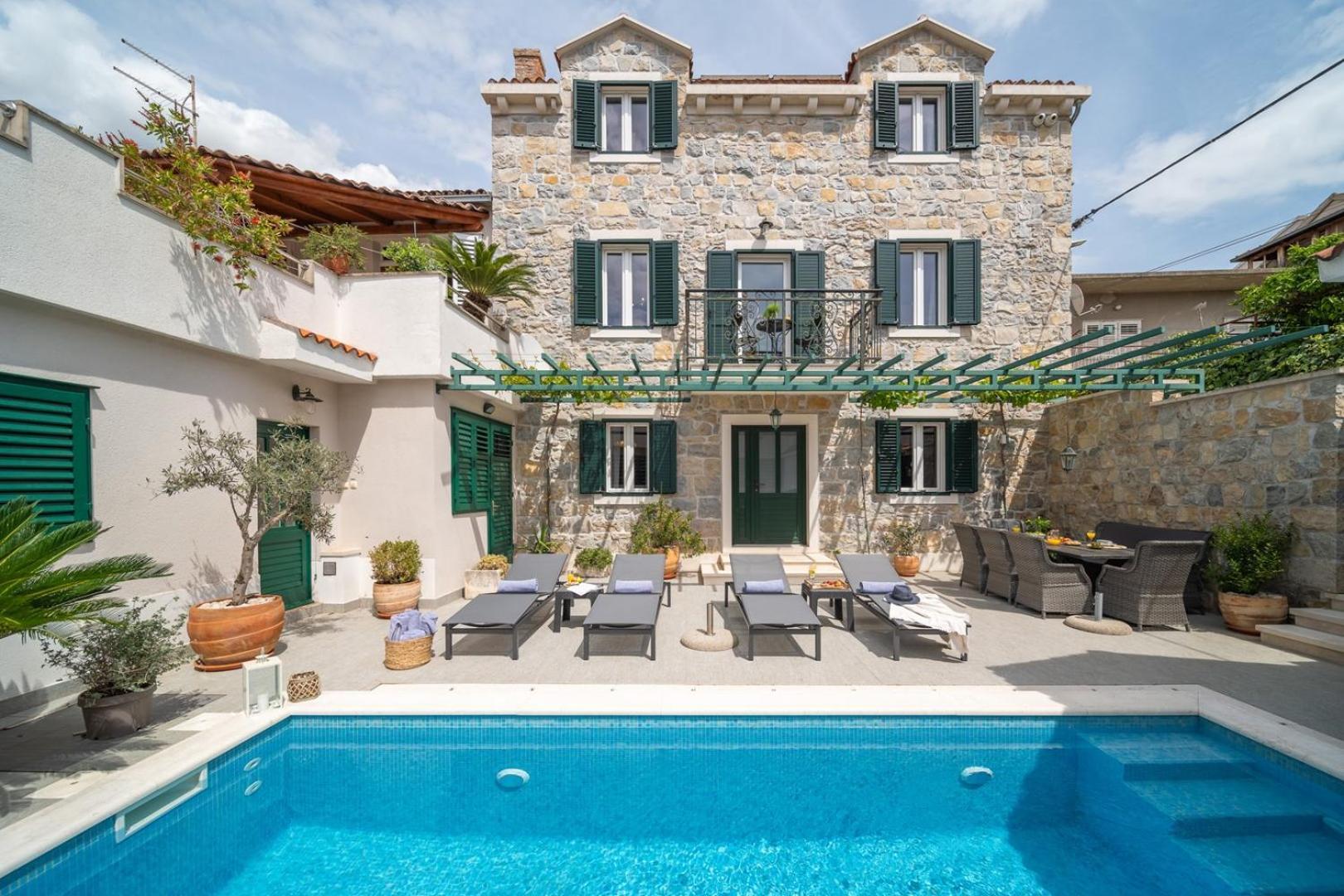 New Filipetti In Center, 4 En-suite Bedrooms Charming Stone House, Heated Private Pool, 600m From