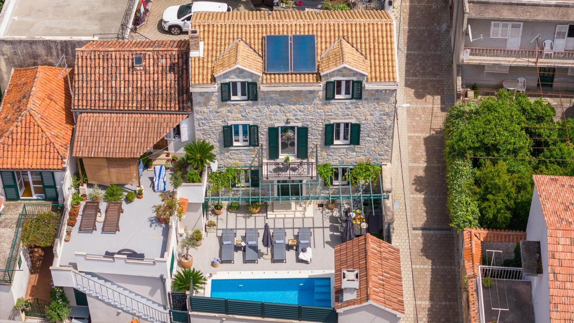New Filipetti In Center, 4 En-suite Bedrooms Charming Stone House, Heated Private Pool, 600m From