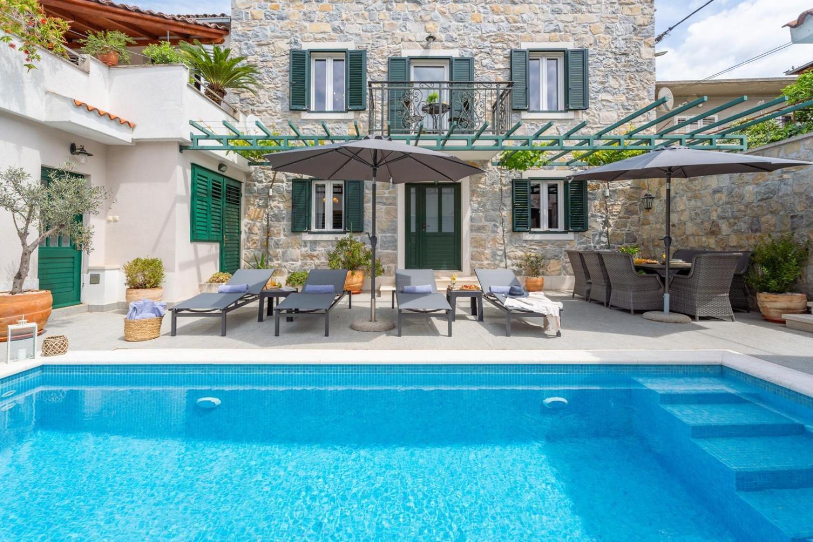 Villa New Filipetti In Center, 4 En-suite Bedrooms Charming Stone House, Heated Private Pool, 600m From Makarska