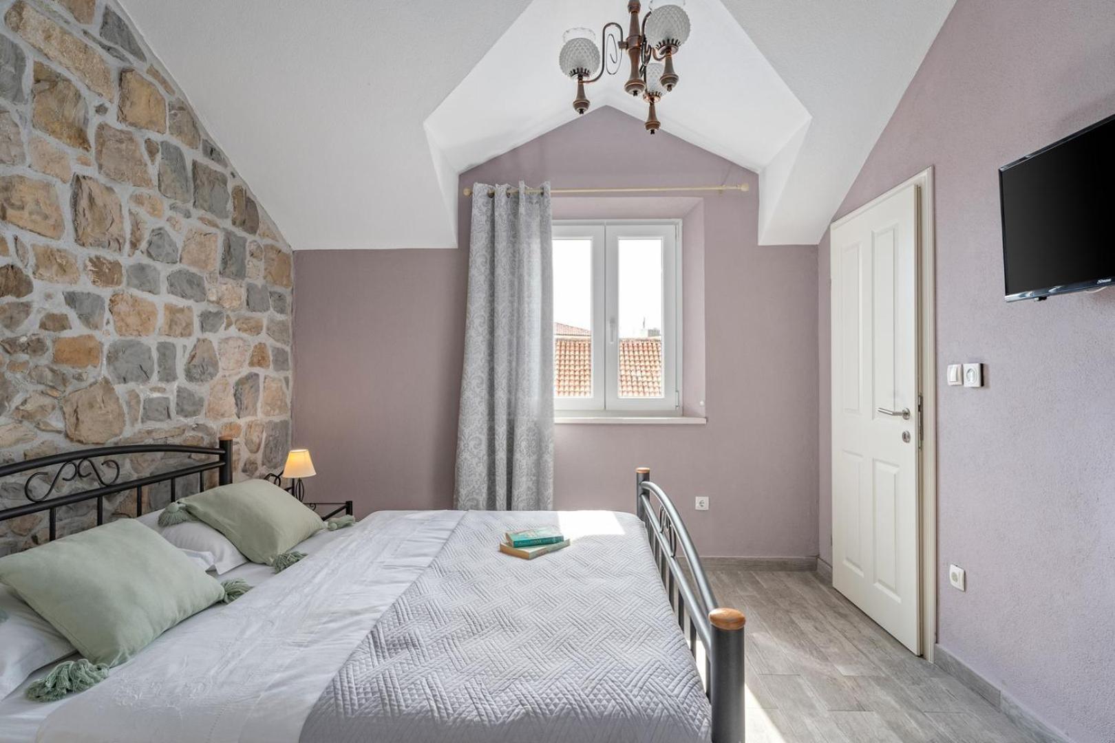 New Filipetti In Center, 4 En-suite Bedrooms Charming Stone House, Heated Private Pool, 600m From