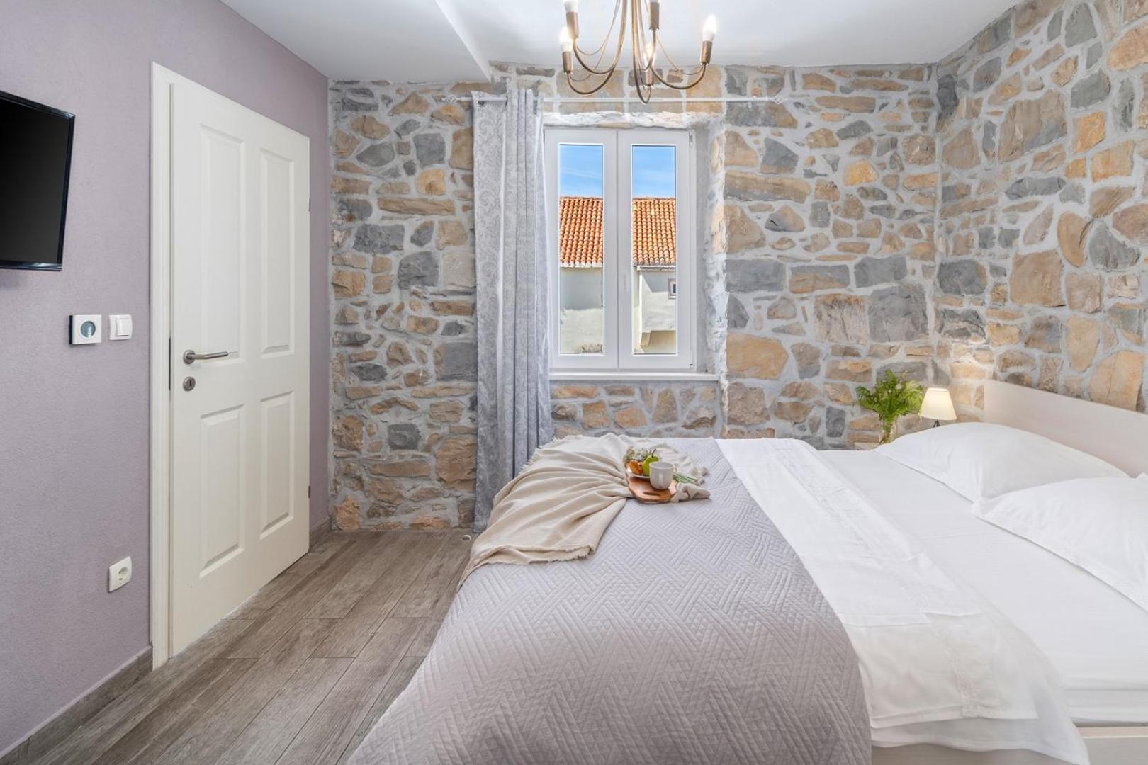 New Filipetti In Center, 4 En-suite Bedrooms Charming Stone House, Heated Private Pool, 600m From