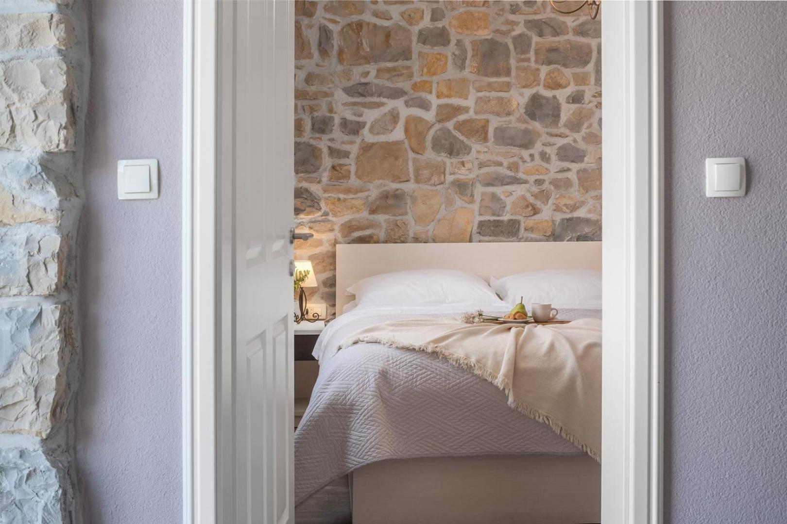 New Filipetti In Center, 4 En-suite Bedrooms Charming Stone House, Heated Private Pool, 600m From Villa